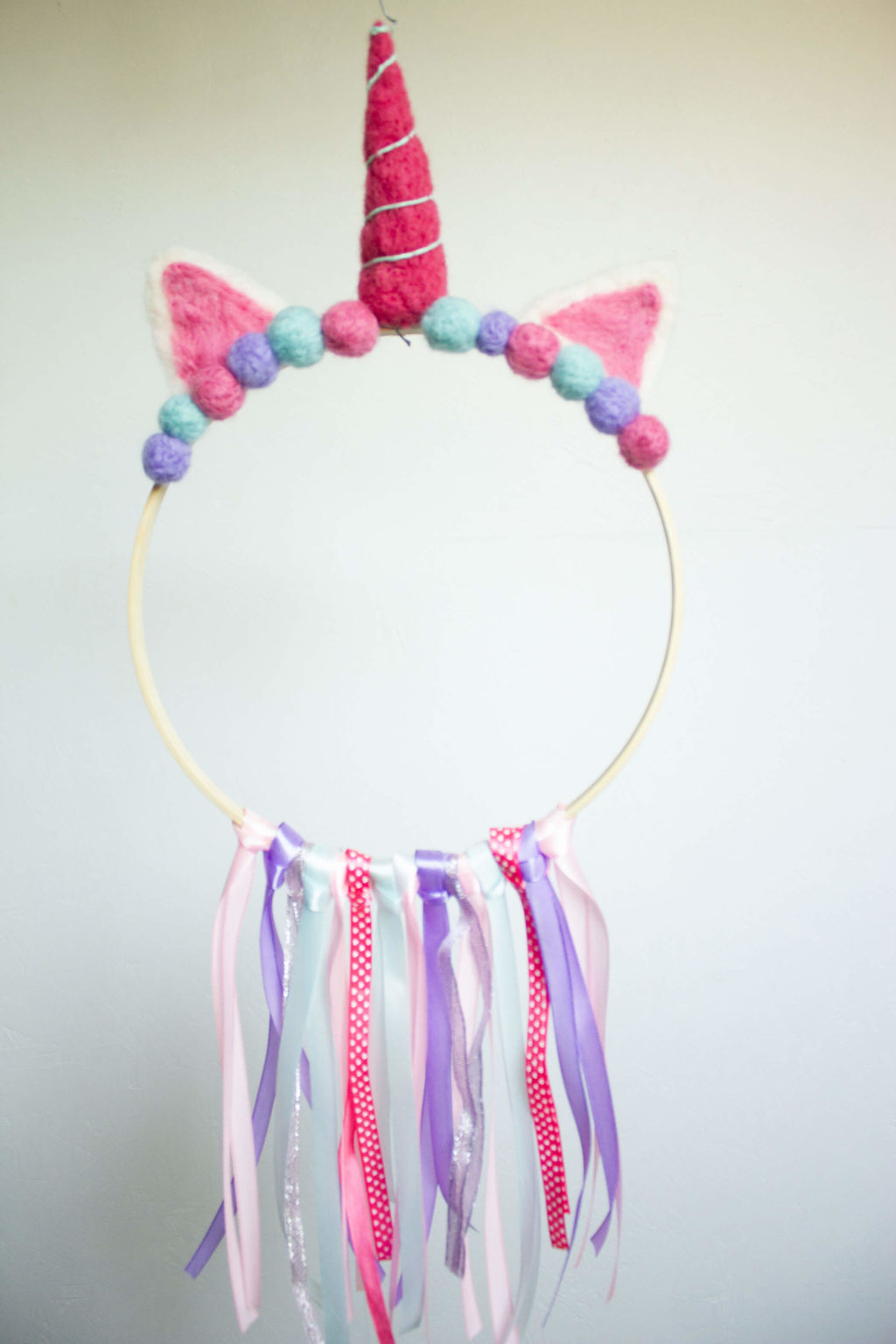Attrape-rêves Licorne Lumineux Pour Enfants - Décoration Murale Chambre Fille, Avec Lumières LED Et Plumes Colorées - 10